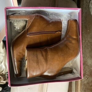 Elegant Brown Heeled Boots